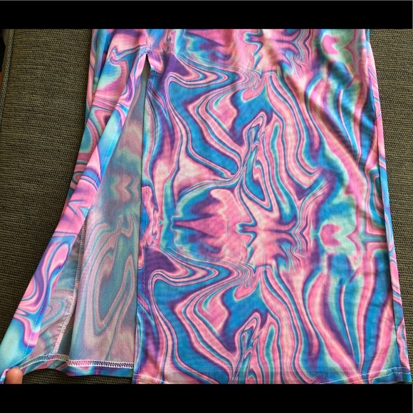 NWOT UNIF Psychedelic Swirly Tie Dye Melt Skirt - Picture 3 of 6